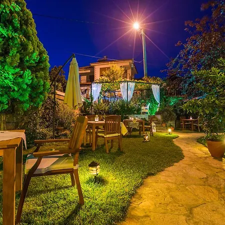 Homestay Cunda Esen *